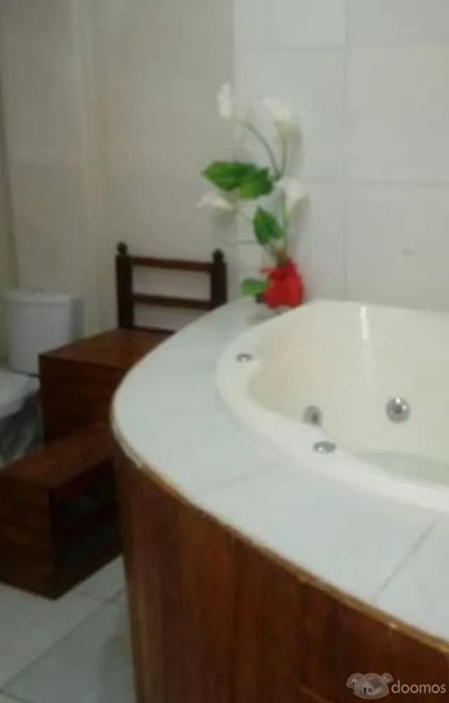 venta de casa de 3pisos con local comercial (944410127) — foto 3