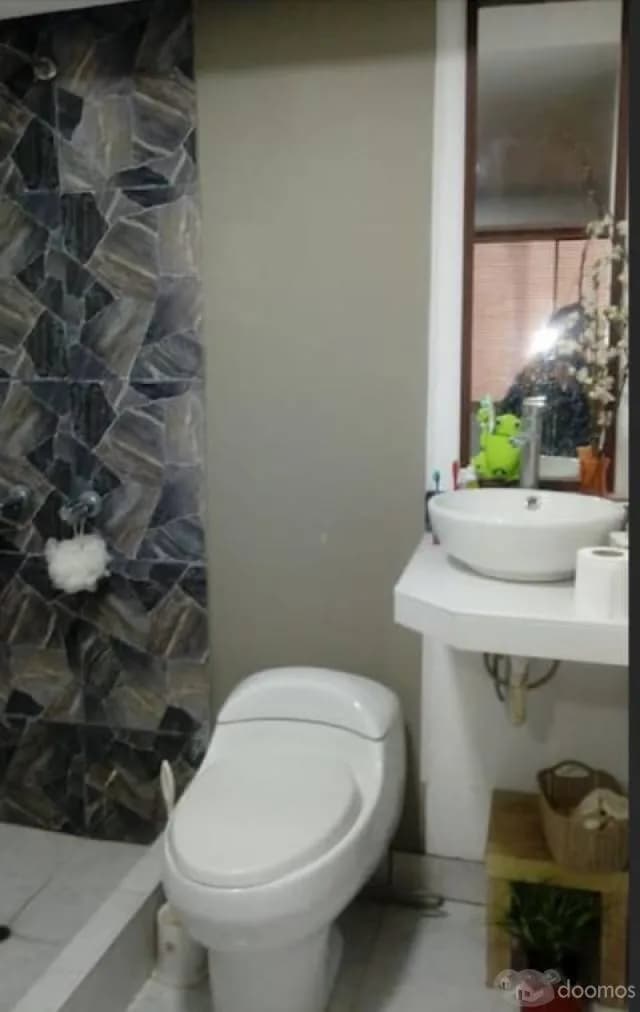 venta de casa de 3pisos con local comercial (944410127) — foto 4