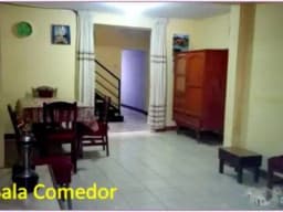 Vendo linda Casa de 3 Pisos con Azotea de 235 M2 con 6 Dormitorios