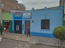 VENDO TERRENO EN PLENA ZONA COMERCIAL DE LINCE A MEDIA CUADRA DEL MERCADO LOBATON