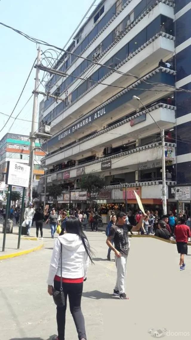 Venta de Tiendas en Gamarra "Galeria Azul" 2do piso — foto 1