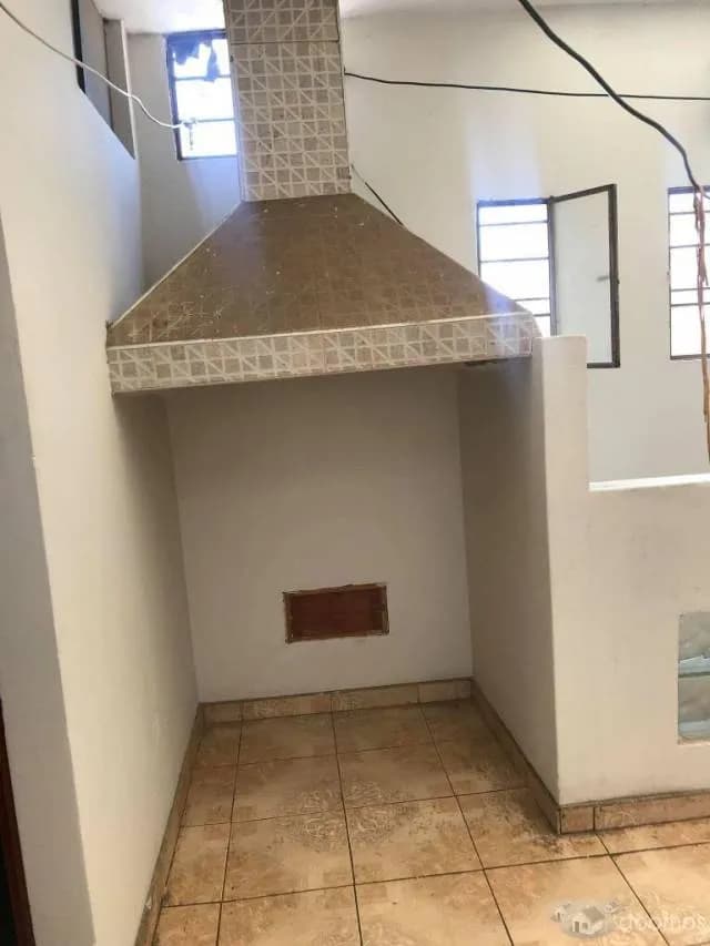 VENDO CASA DE 4 PISOS CON LOCAL COMERCIAL — foto 4