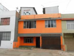 VENTA DE CASA A MEDIA CUADRA DE LA AVENIDA COMERCIAL CANEVARO