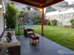ALQUILER DE BELLO JARDIN CON PISCINA Y CASCADA