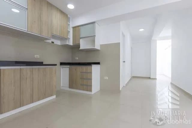 DEPARTAMENTO DE 105M2 EN SURQUILLO — foto 1