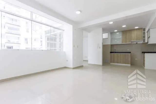DEPARTAMENTO DE 105M2 EN SURQUILLO — foto 2
