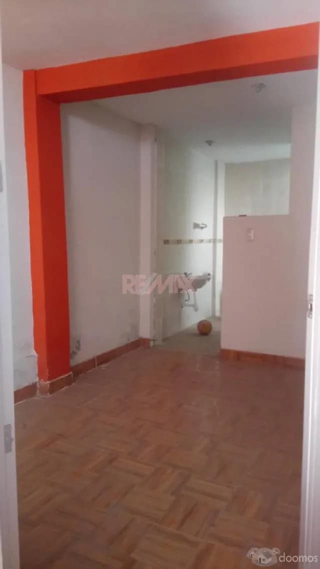 CASA VENTA EN EL CENTRO DE PUNO A 1 CUADRA DE PARQUE PINO — foto 7