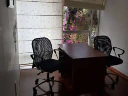 CASA EN ALQUILER EN LA AURORA, PARA OFICINA O VIVIENDA