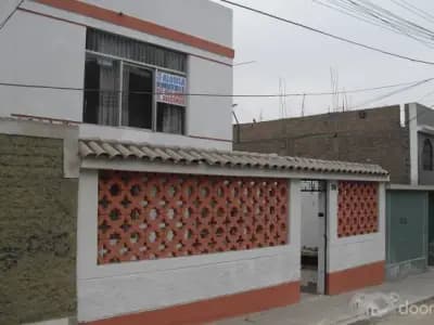 INMUEBLE DE 2 PISOS FRENTE AL PARQUE