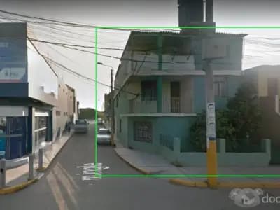 Inmueble de 3 Pisos en Zona Comercial