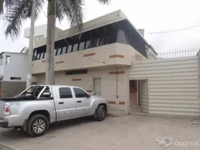 Venta de Inmueble Oficinas y Taller en Chorrillos 700m2