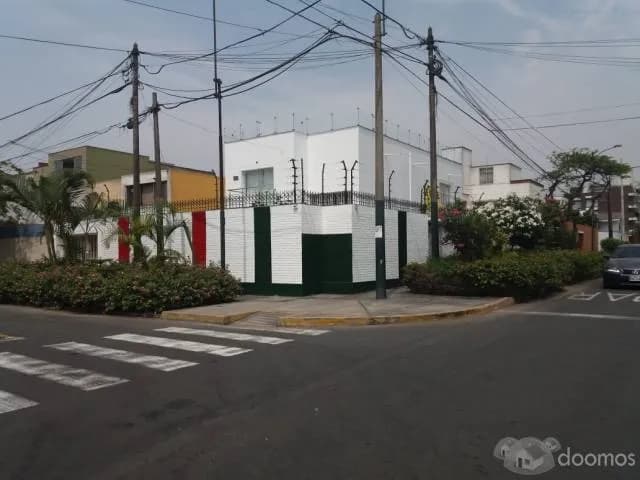 CASA HERMOSA EN EXCLUSIVA ZONA DE SURCO — foto 1
