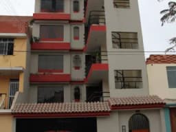 Venta de departamento de 120m2 (4to piso) con terraza y cochera