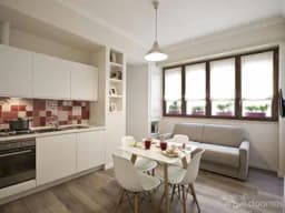Apartamento amplio y totalmente amueblado