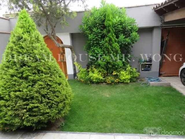 VENDO AMPLIA CASA DE DOS PISOS EN SAN BORJA SUR — foto 1