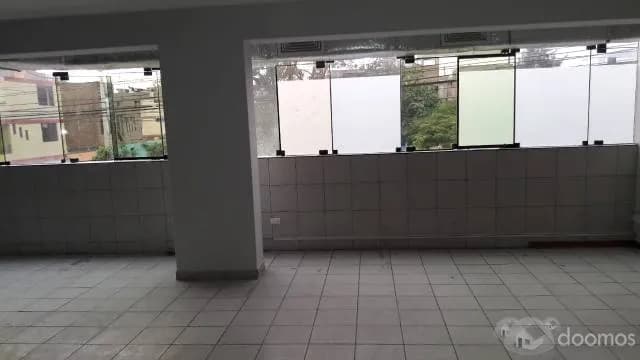 SE ALQUILA AMPLIO LOCAL PARA OFICINA - 2DO PISO — foto 1