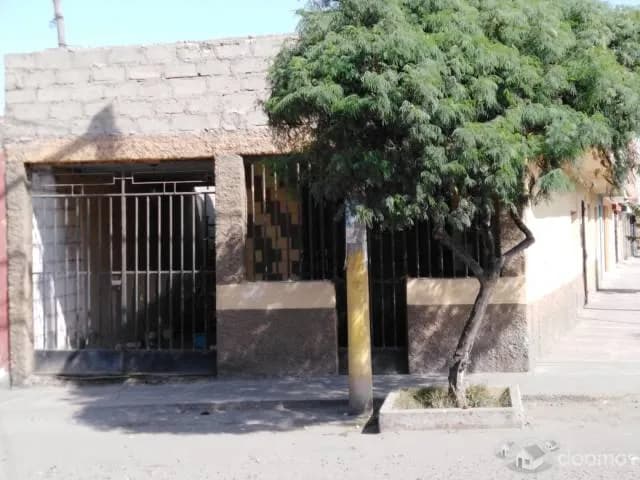Casa de esquina grande  zona comercial — foto 1