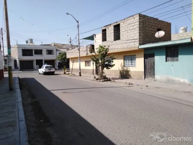 Casa de esquina grande  zona comercial — foto 5