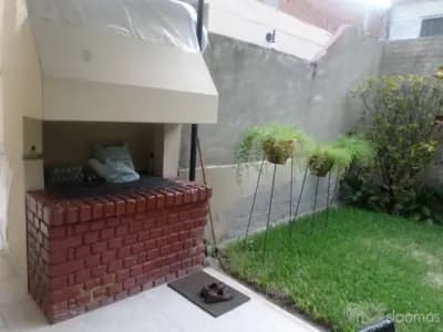 Vendo casa grande en urb Miraflores, zona NO inundable