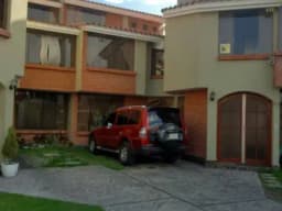 ALQUILO Linda Casa Cayma