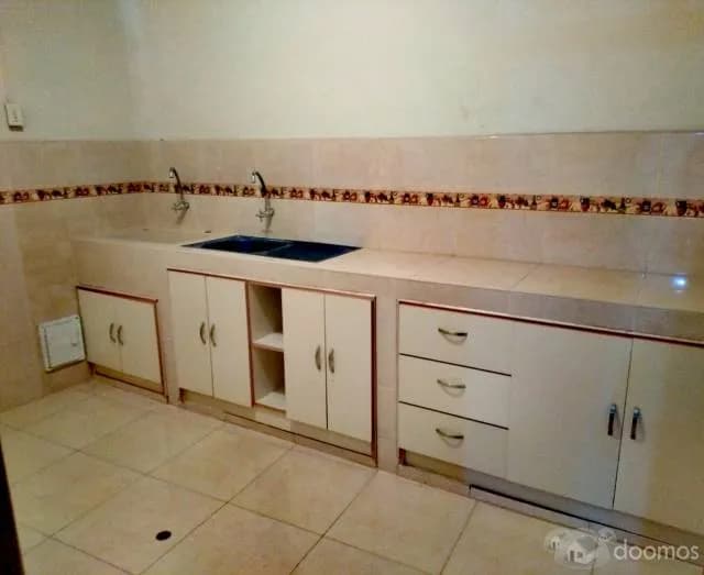 CASA DE 3 PISOS EN EL CENTRO DE MOQUEGUA — foto 7