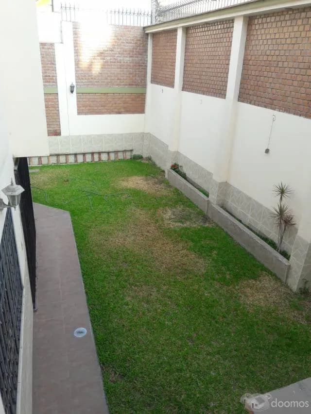 HERMOSA CASA EN LA MOLINA — foto 3