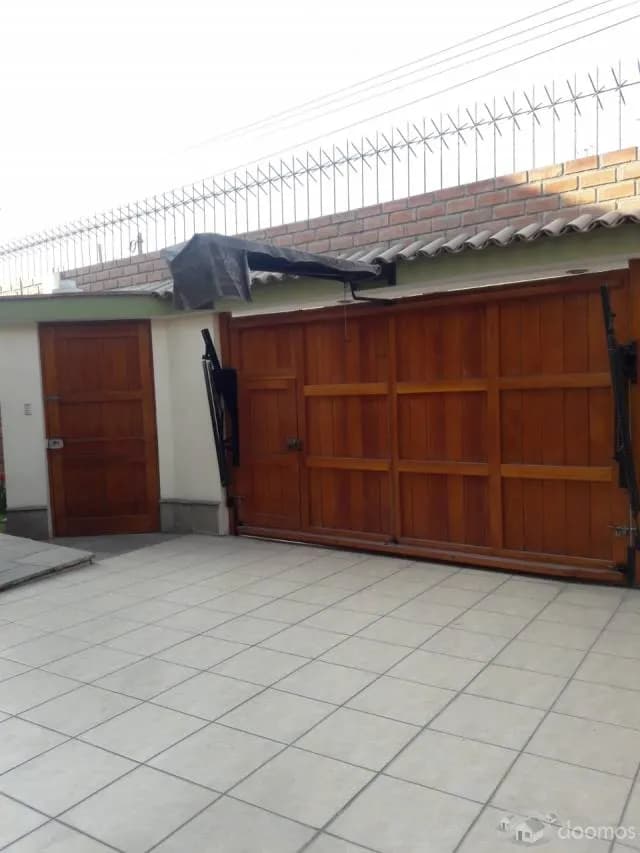 HERMOSA CASA EN LA MOLINA — foto 4
