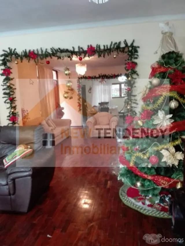 VENDO CASA DOS PISOS 300 MT2 — foto 2