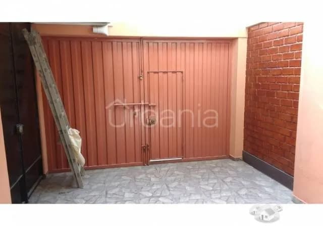 ALQUILO LINDA CASA EN PRIMER PISO CON COCHERA — foto 7