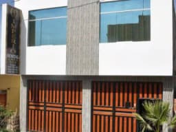REMATO HOSTAL EN FUNCIONAMIENTO COMPLETAMENTE AMOBLADO