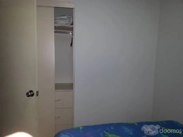 busco rooomate habitacion amoblada — foto 3