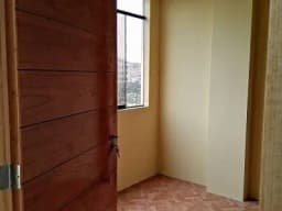 Alquilo habitacion de estreno con baño propio, buenos acabados y buena vista.