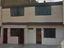 VENDO CASA EN PLENA AVENIDA - SJ.L