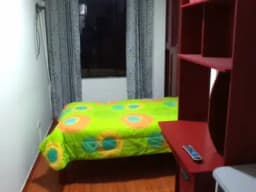 Lince, Habitación semi independiente para una sola persona.