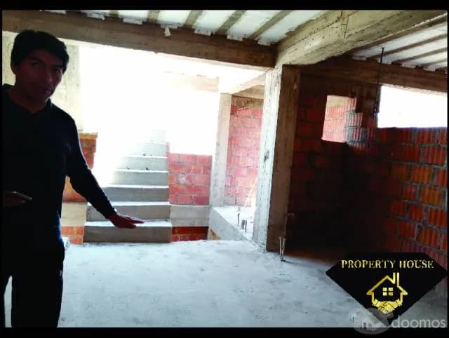 CASA EN VENTA DE 2 PISOS EN APV. TICAPATA — foto 9