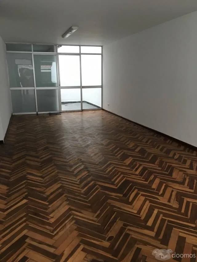 Alquilo Casa de dos pisos con cochera amplia — foto 2