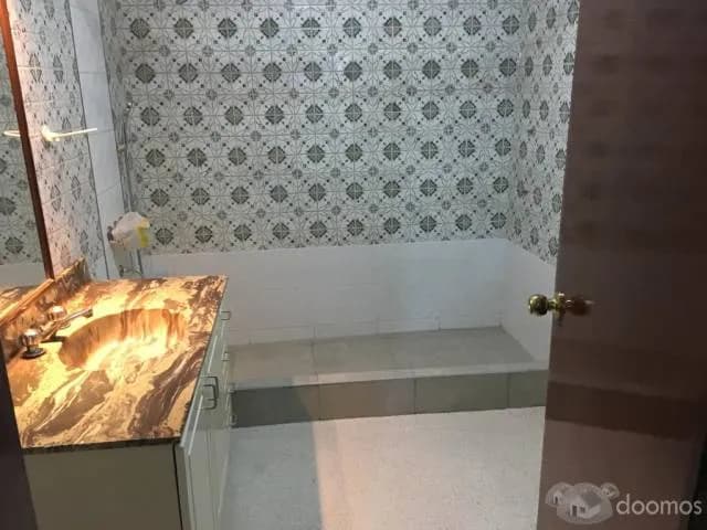 Alquilo Casa de dos pisos con cochera amplia — foto 7