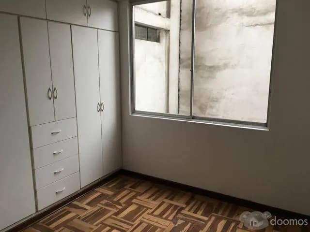 Alquilo Casa de dos pisos con cochera amplia — foto 8