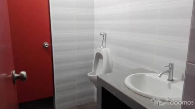 Alquilo Local Comercial de Estreno — foto 3