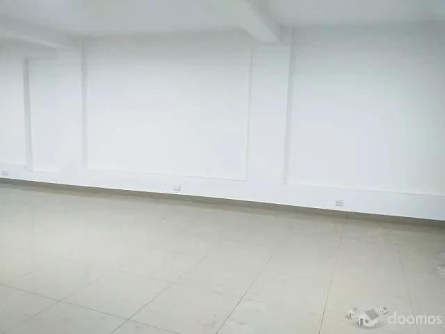 ALQUILO LOCAL COMERCIAL 100m2 EXCELENTE UBICACION — foto 3