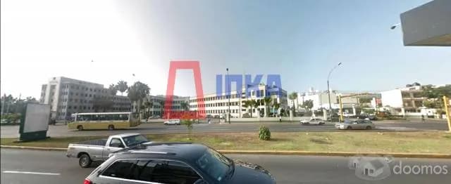 EXCELENTE LOCAL COMERCIAL EN PLENA AVENIDA LIMITE CON JESUS MARIA — foto 4