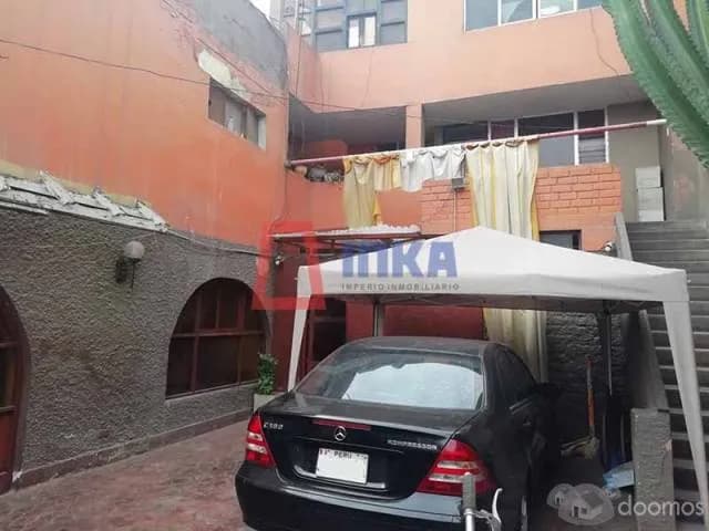 CASA COMO TERRENO, EXCELENTE UBICACIÓN EN ESQUINA — foto 3