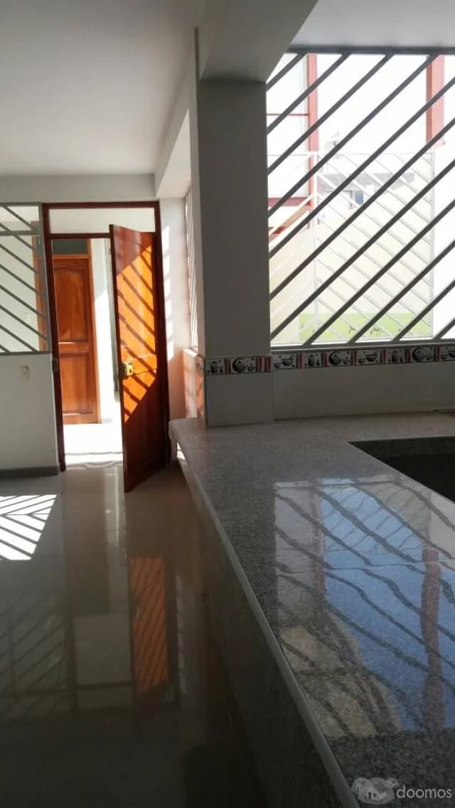 SE VENDE O ALQUILA EDIFICIO DE 04 PISOS — foto 1
