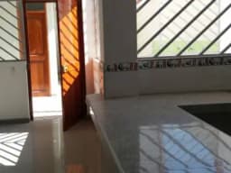 SE VENDE O ALQUILA EDIFICIO DE 04 PISOS