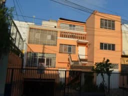 Vendo Condominio En Miraflores (9 Habs, 5 Baños, 3 Cocheras)