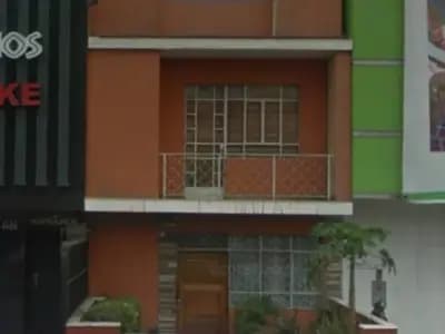 Casa en venta. Zona Comercial
