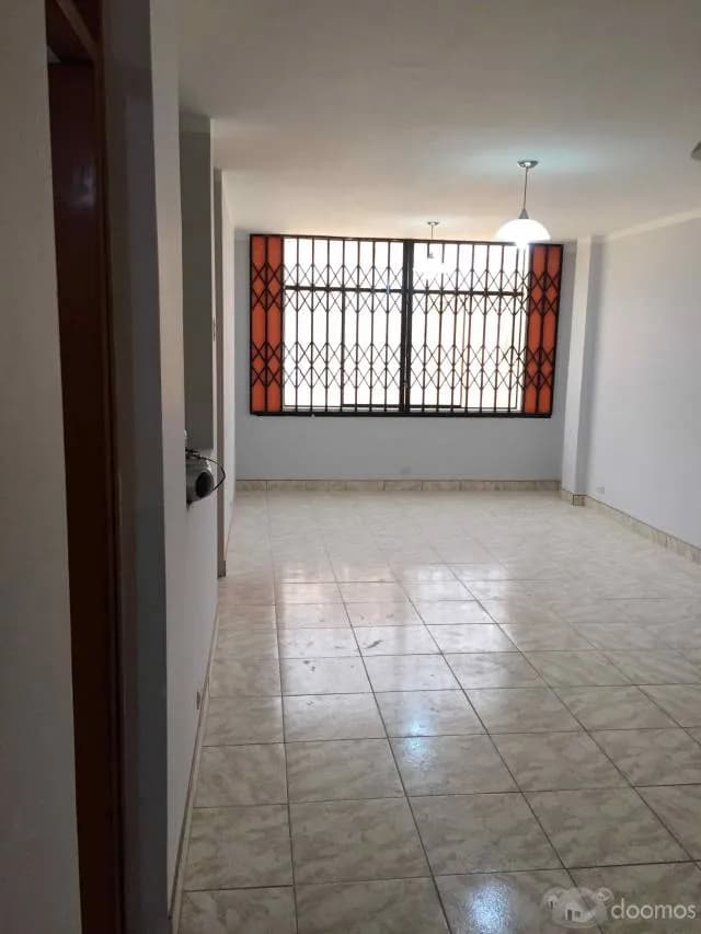 Casa de 2 pisos a 3 cuadras de la Av. Alisos. — foto 8