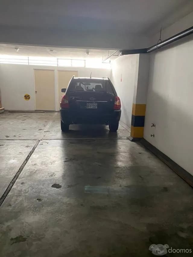 VENTA DEPARTAMENTO CON COCHERA EN LINCE — foto 2