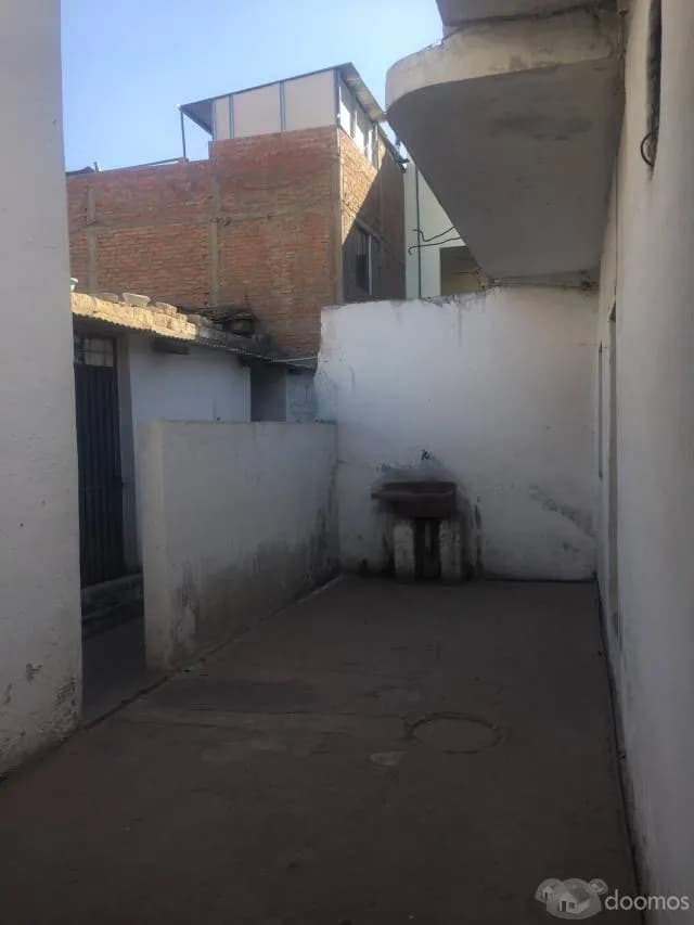En Venta Casa Como Terreno Yanahuara Cerca A La Ejercito — foto 3
