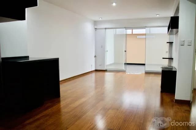 Duplex en Monte Pio cerca a Cc. Caminos en Chacarilla — foto 3